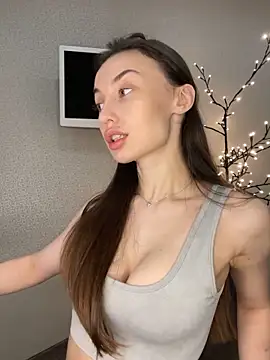 Polli Kiss online show from April 1, 2026, 6:16 pm