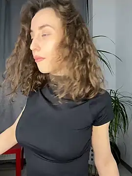 Polli Kiss online show from March 15, 2025, 7:48 pm