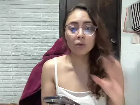 Snapshot of rossmexicana_x chatting on October 19, 2025, 11:18 pm rossmexicana x online show from October 19, 2025, 11:18 pm