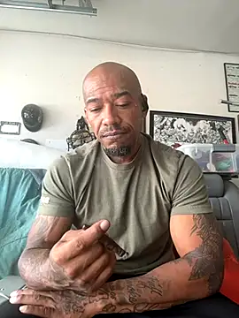 Snapshot of athephenomenal1 chatting on October 9, 2025, 9:04 pm athephenomenal1 online show from October 9, 2025, 9:04 pm