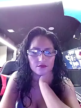 Snapshot of AdelinaMiran90 chatting on October 5, 2025, 4:03 am AdelinaMiran90 online show from October 5, 2025, 4:03 am