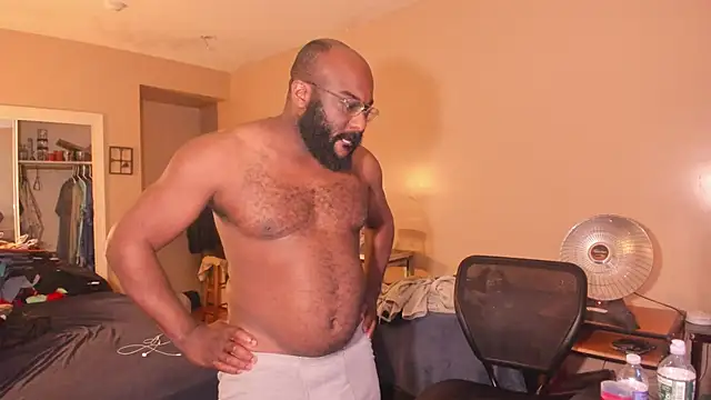 MrChuckDailyXXX online show from May 5, 2026, 4:15 am