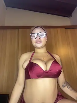 Eloisa cleavage  online show from April 17, 2026, 10:07 am