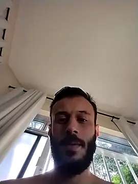 Snapshot of LopeseLua chatting on October 12, 2025, 6:31 pm LopeseLua online show from October 12, 2025, 6:31 pm