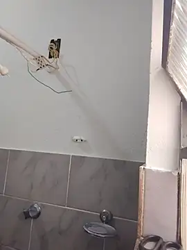 Snapshot of LopeseLua chatting on November 28, 2025, 2:06 pm LopeseLua online show from November 28, 2025, 2:06 pm