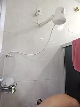 Snapshot of LopeseLua chatting on October 7, 2025, 5:14 pm LopeseLua online show from October 7, 2025, 5:14 pm