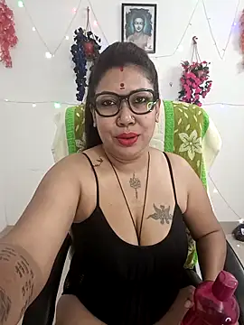 YOUR LOVELY-40 online show from February 13, 2026, 8:09 pm