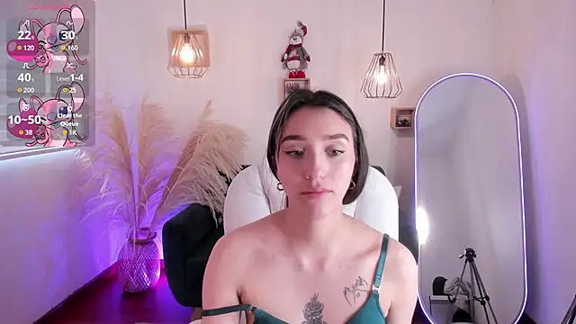 Snapshot of Paola_wood chatting on December 2, 2025, 1:35 pm Paola wood online show from December 2, 2025, 1:35 pm