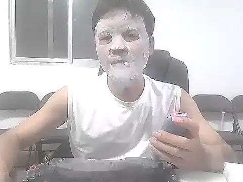 kisstoyousoon2024 online show from December 3, 2025, 8:19 pm