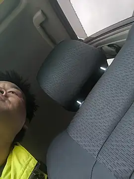 kisstoyousoon2024 online show from January 18, 2026, 5:55 am