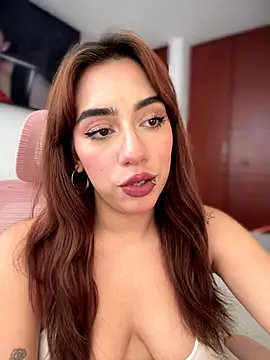 veronicaapink online show from September 17, 2025, 8:44 pm