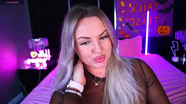 KiraCandyS online show from November 3, 2025, 10:35 pm