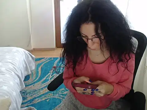 Emmatoo online show from December 17, 2025, 12:32 pm