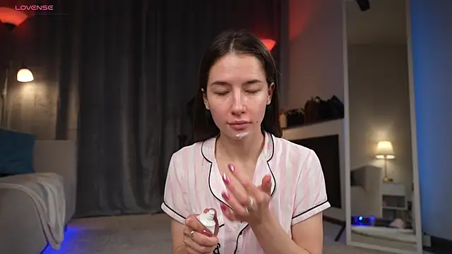 Amely Young online show from October 9, 2025, 12:33 am