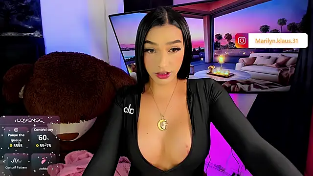 Snapshot of Maryonthemoon chatting on November 22, 2025, 8:35 am Maryonthemoon online show from November 22, 2025, 8:35 am