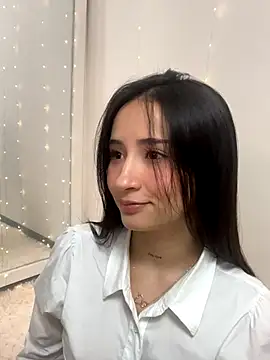 Snapshot of Angeeel_ chatting on December 6, 2024, 1:46 am Angeeel online show from December 6, 2024, 1:46 am