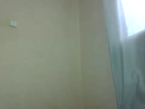 hotebbbyy online show from November 29, 2025, 11:21 am