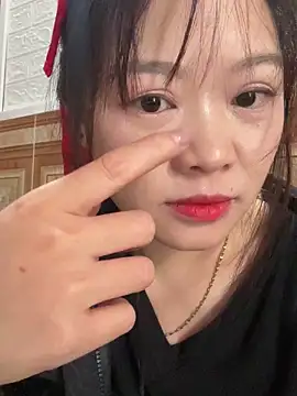 Hellen 111 online show from October 14, 2025, 3:40 am