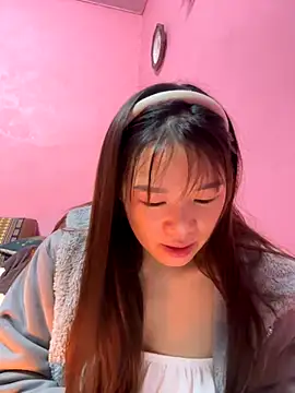 Hellen 111 online show from December 2, 2024, 5:43 pm