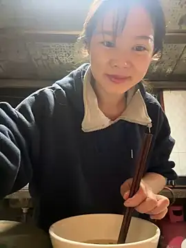 Hellen 111 online show from December 3, 2024, 11:40 am