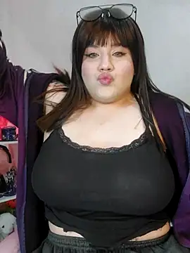 ItsNaiixa online show from October 11, 2025, 10:44 pm