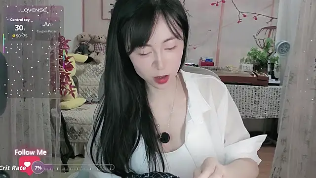 Lisa-s online show from October 12, 2025, 1:45 pm