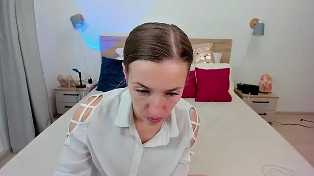 Snapshot of KateRedgar chatting on September 22, 2025, 8:42 am KateRedgar online show from September 22, 2025, 8:42 am