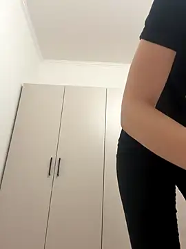 KateRedgar online show from October 16, 2025, 5:10 pm