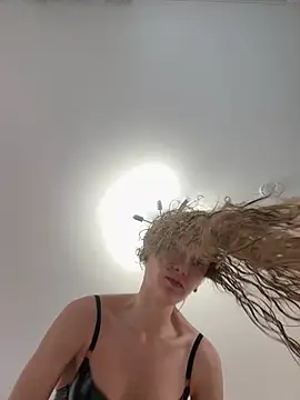 KateRedgar online show from February 16, 2026, 1:10 pm