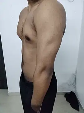 hottboy 39 online show from July 8, 2026, 7:20 am