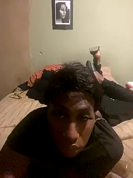 Moorella1 online show from December 22, 2025, 5:57 pm