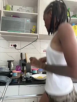 monic421 online show from November 16, 2025, 8:30 am