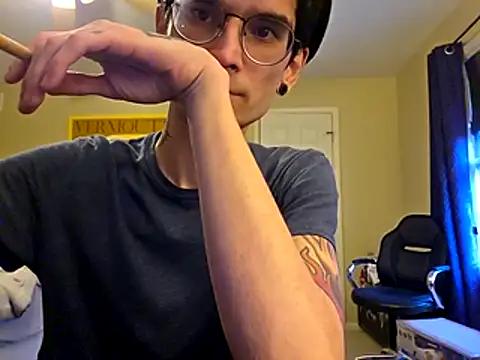 Migaruo online show from April 14, 2026, 12:04 am