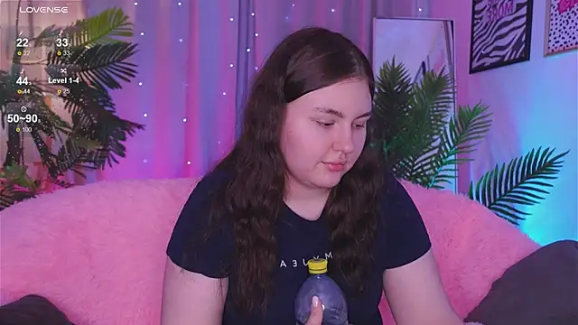 Snapshot of Mia__Peach chatting on March 10, 2025, 1:45 am Mia Peach online show from March 10, 2025, 1:45 am