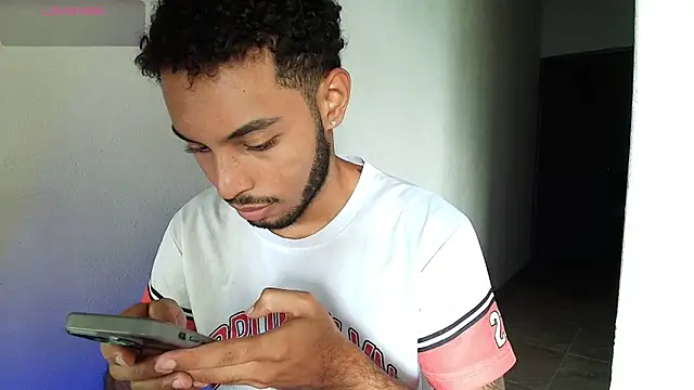 Snapshot of colinbrown chatting on February 12, 2026, 6:18 pm colinbrown online show from February 12, 2026, 6:18 pm