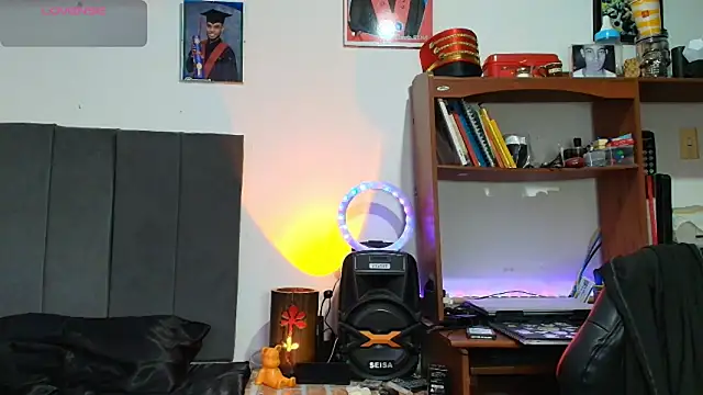 Snapshot of colinbrown chatting on September 22, 2025, 11:27 am colinbrown online show from September 22, 2025, 11:27 am