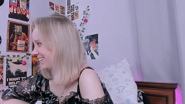 Snapshot of AliciaParkerf chatting on February 20, 2025, 8:36 pm AliciaParkerf online show from February 20, 2025, 8:36 pm