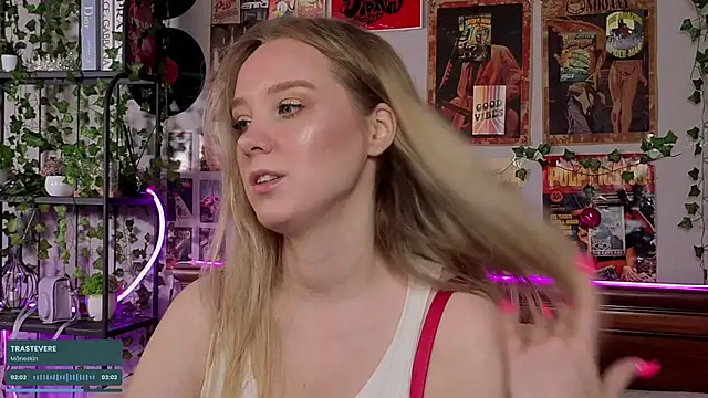 Snapshot of AliciaParkerf chatting on September 9, 2025, 9:24 pm AliciaParkerf online show from September 9, 2025, 9:24 pm