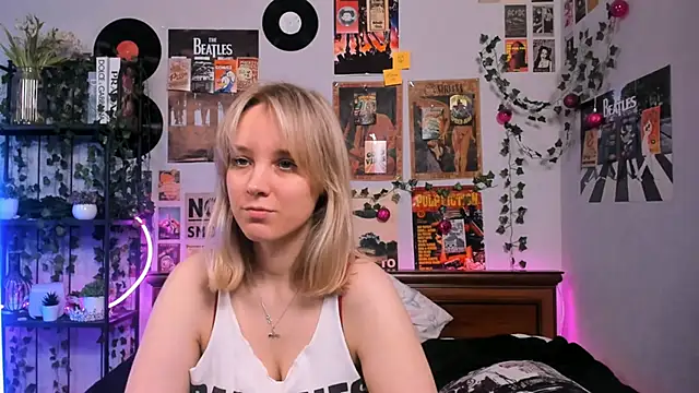 Snapshot of AliciaParkerf chatting on March 13, 2025, 8:22 pm AliciaParkerf online show from March 13, 2025, 8:22 pm
