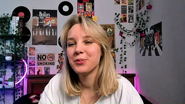 Snapshot of AliciaParkerf chatting on March 17, 2025, 12:21 am AliciaParkerf online show from March 17, 2025, 12:21 am