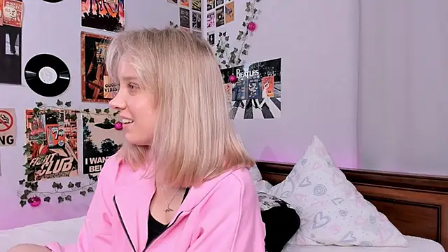 Snapshot of AliciaParkerf chatting on February 24, 2025, 9:41 pm AliciaParkerf online show from February 24, 2025, 9:41 pm