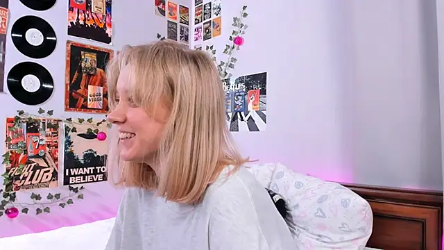 Snapshot of AliciaParkerf chatting on February 12, 2025, 11:30 pm AliciaParkerf online show from February 12, 2025, 11:30 pm