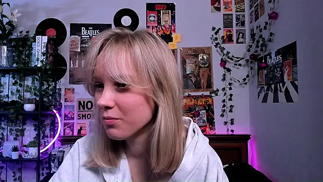 Snapshot of AliciaParkerf chatting on March 18, 2025, 12:19 am AliciaParkerf online show from March 18, 2025, 12:19 am
