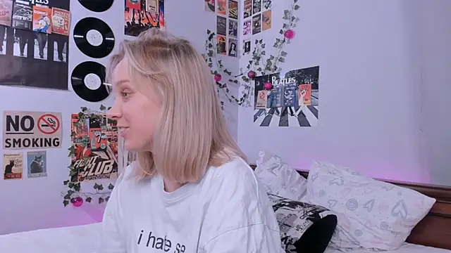 Snapshot of AliciaParkerf chatting on February 19, 2025, 8:31 pm AliciaParkerf online show from February 19, 2025, 8:31 pm