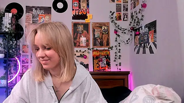 Snapshot of AliciaParkerf chatting on March 11, 2025, 8:53 pm AliciaParkerf online show from March 11, 2025, 8:53 pm