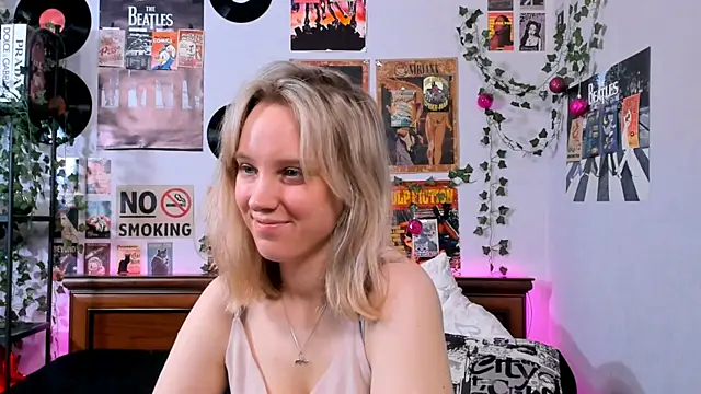 Snapshot of AliciaParkerf chatting on February 28, 2025, 9:12 pm AliciaParkerf online show from February 28, 2025, 9:12 pm