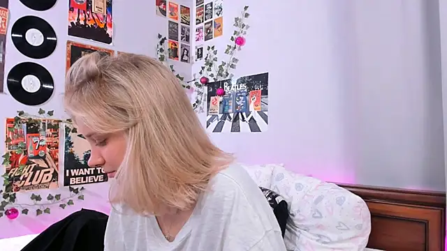 Snapshot of AliciaParkerf chatting on February 12, 2025, 8:29 pm AliciaParkerf online show from February 12, 2025, 8:29 pm