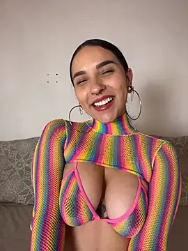 ThaliaRivera  online show from May 17, 2026, 2:11 am