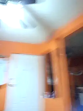 miicheele32 online show from November 1, 2025, 9:36 am