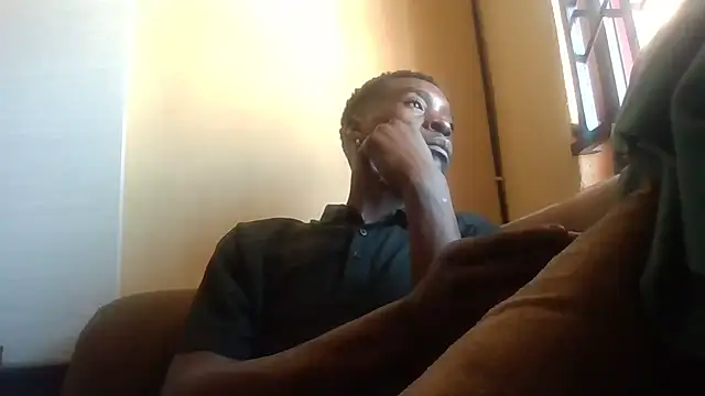 Snapshot of SmallGoodNutts chatting on November 5, 2025, 9:34 am SmallGoodNutts online show from November 5, 2025, 9:34 am